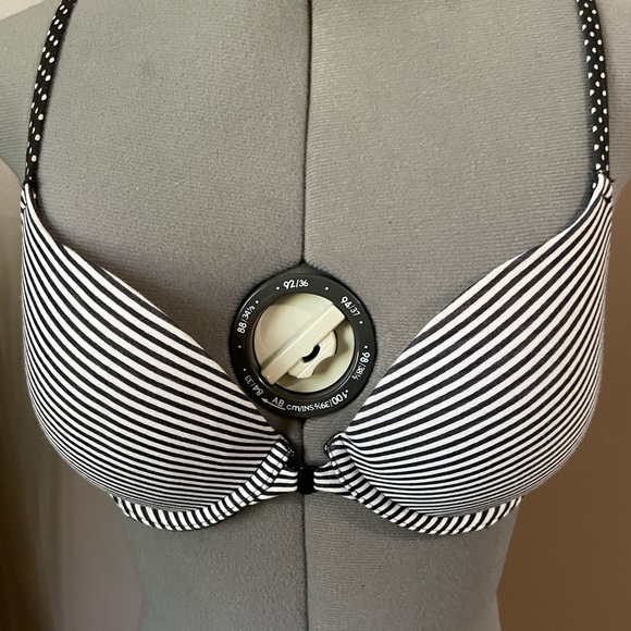 VS front clasp bra - Picture 2 of 5